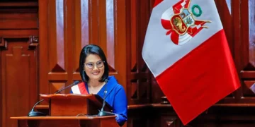 Keiko Fujimori asume la presidencia de Perú